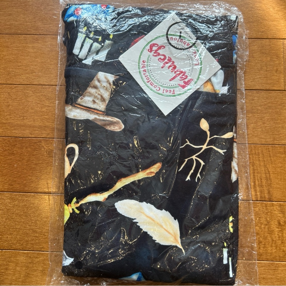 Black and Gold Patterned potter theme Leggings